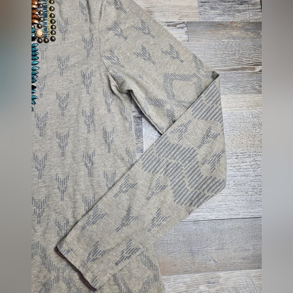 Double D Ranch Western Mountain Wear Women's Size XS Beaded Aztec Print Shirt - Picture 3 of 11